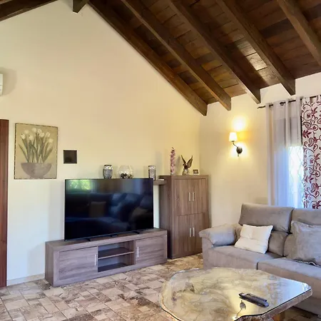 Erythrina Villa *